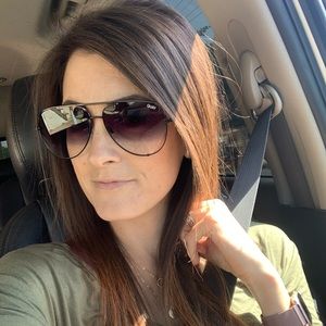 Meet your Posher, Denni